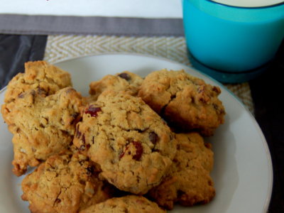 "Almond and Cranberry Cookies"