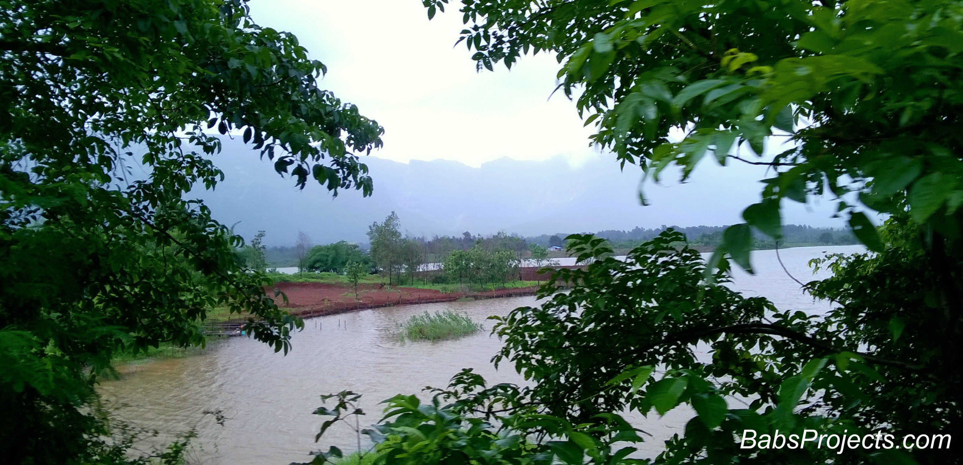 Murbad Waterfalls in Singapur Village