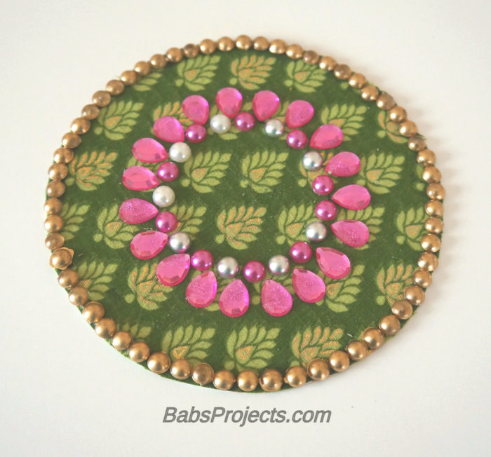 Circular Green Fabric Kundan Rangoli