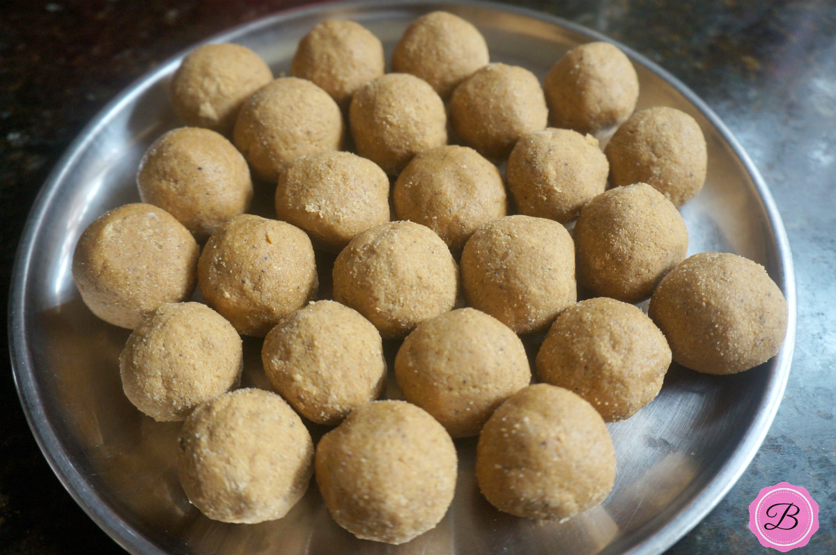 Finished Besan Rava Ladoo on a Steel Plate