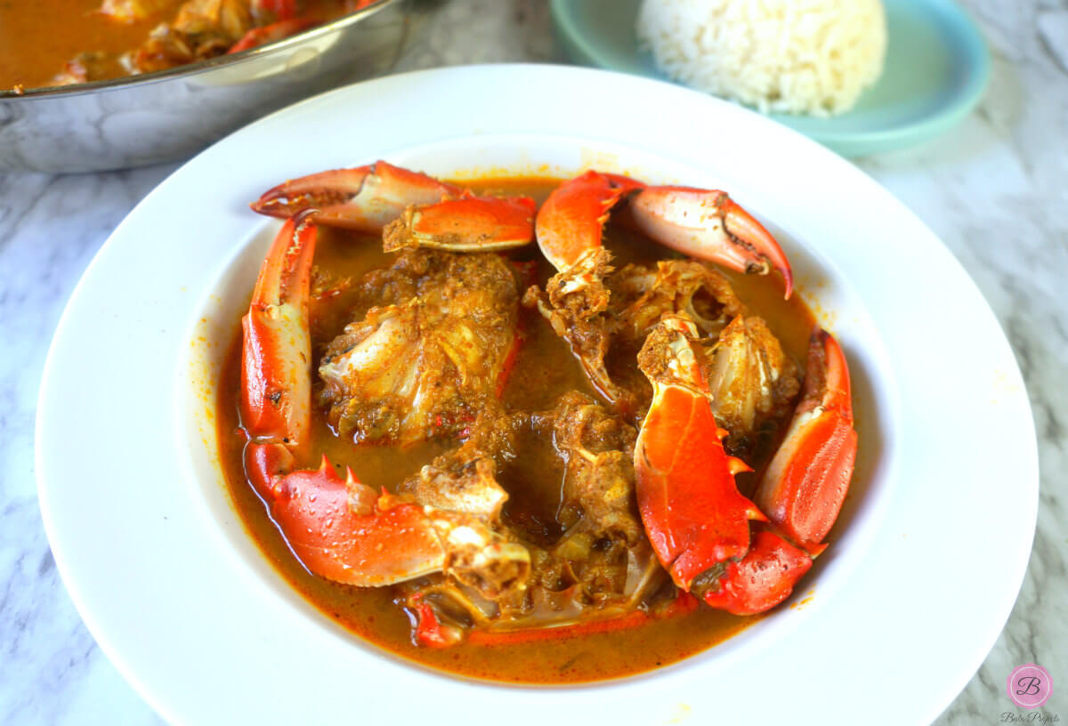 Khekadya Cha Rassa, Malvani Crab Curry in a White Bowl